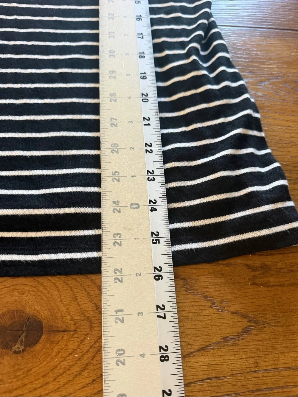 Chicos Womens 2 Large White Black Striped Long Sleeve Thin knit Sweater